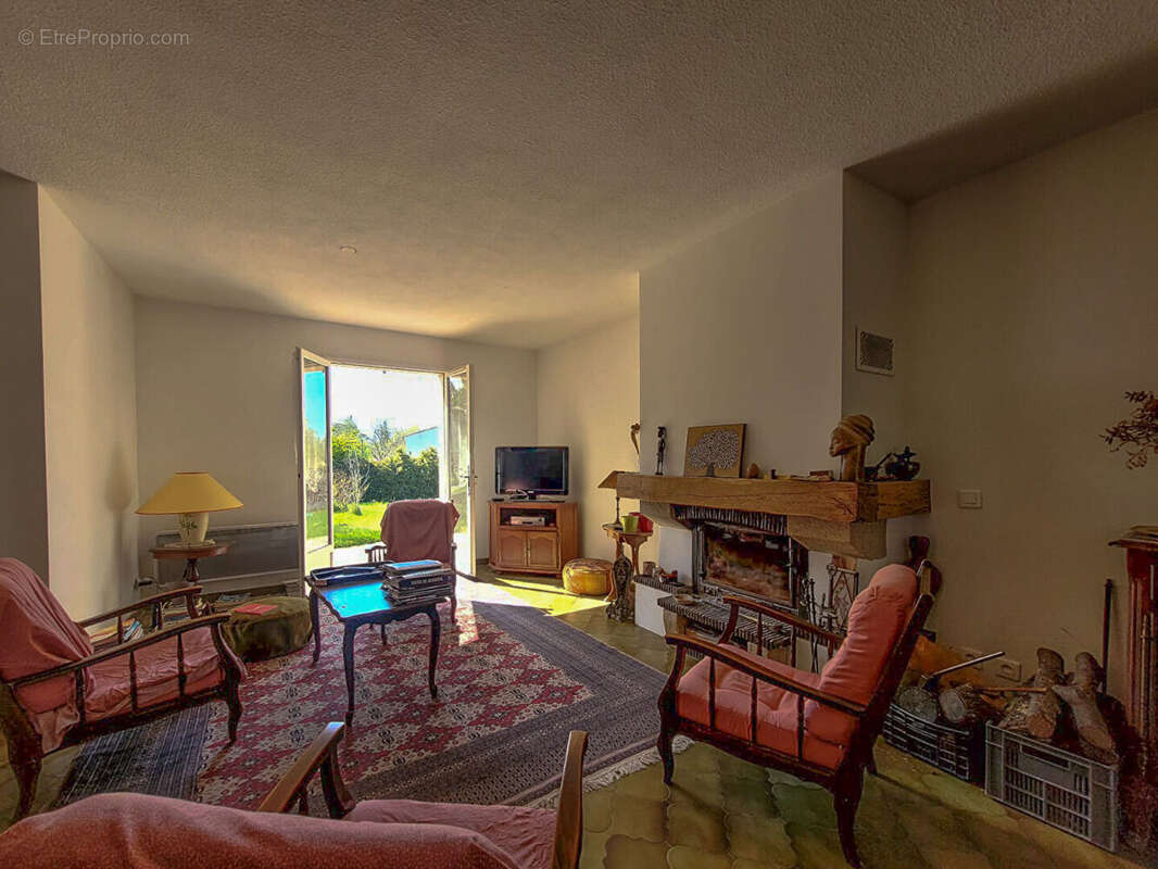 Maison à SAINT-PAUL-TROIS-CHATEAUX