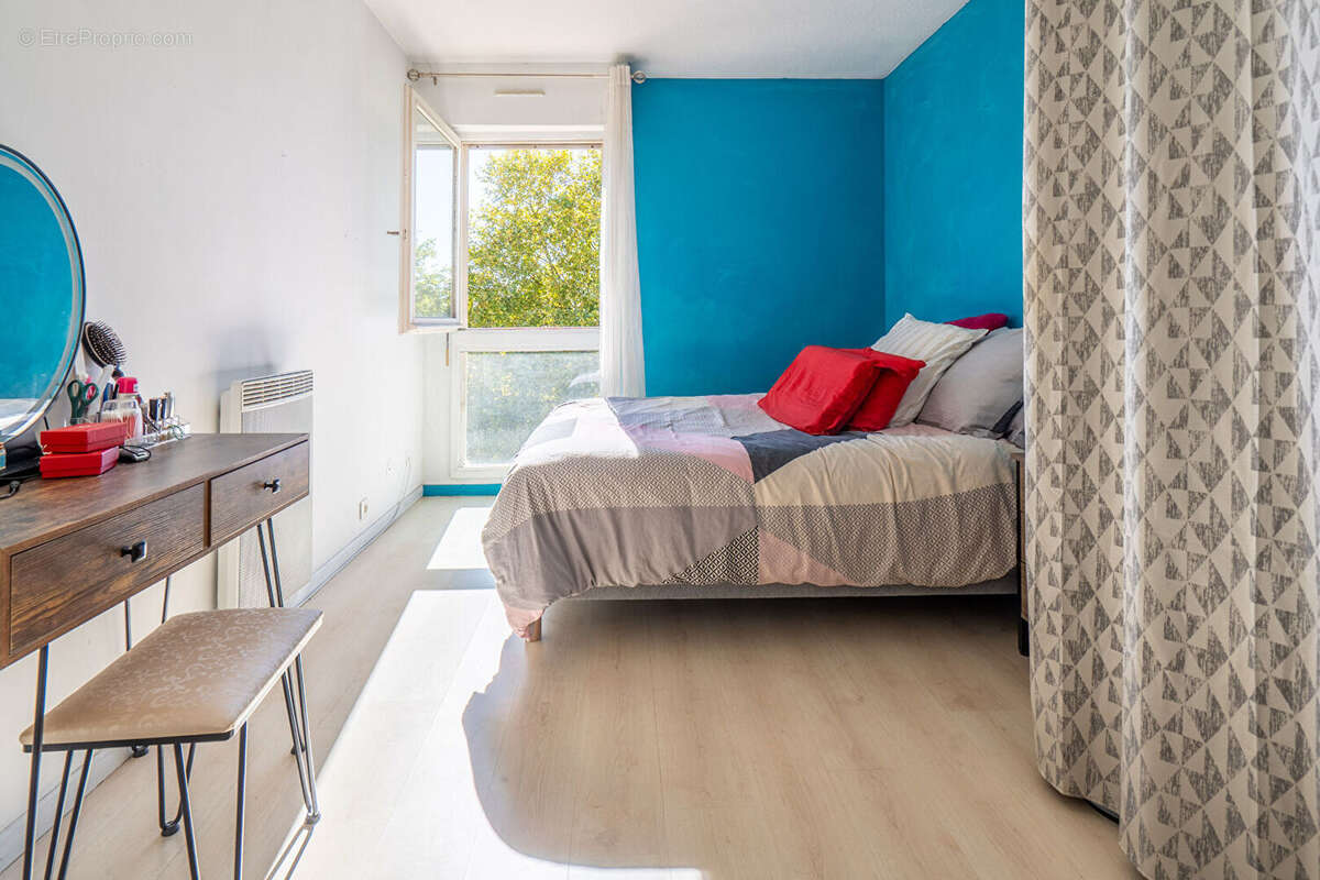 Bordeaux Charles-Perrens / Médoquine - Appartement T4 de 91 m² avec 2 balcons et garage - photo 6