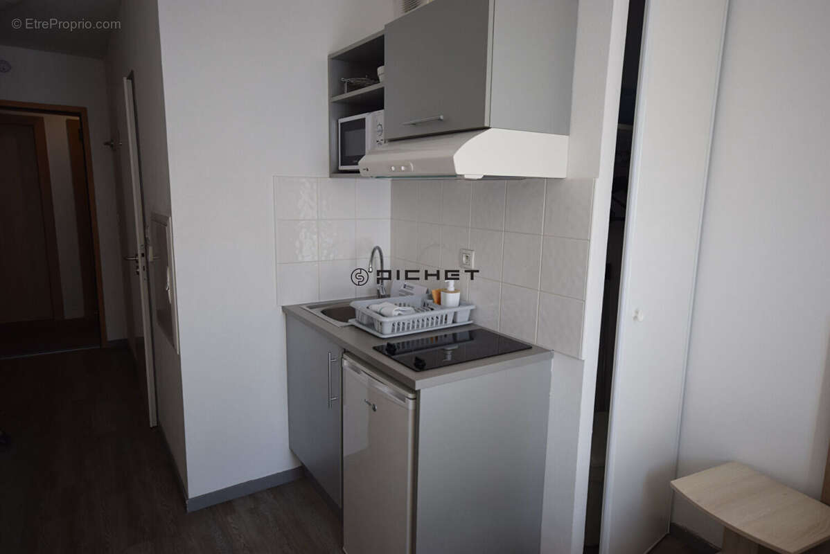 LA ROCHELLE INVESTISSEMENT UNIQUEMENT Appartement La Rochelle 1 pièce de 20m² avec parking en sous sol. - photo 3