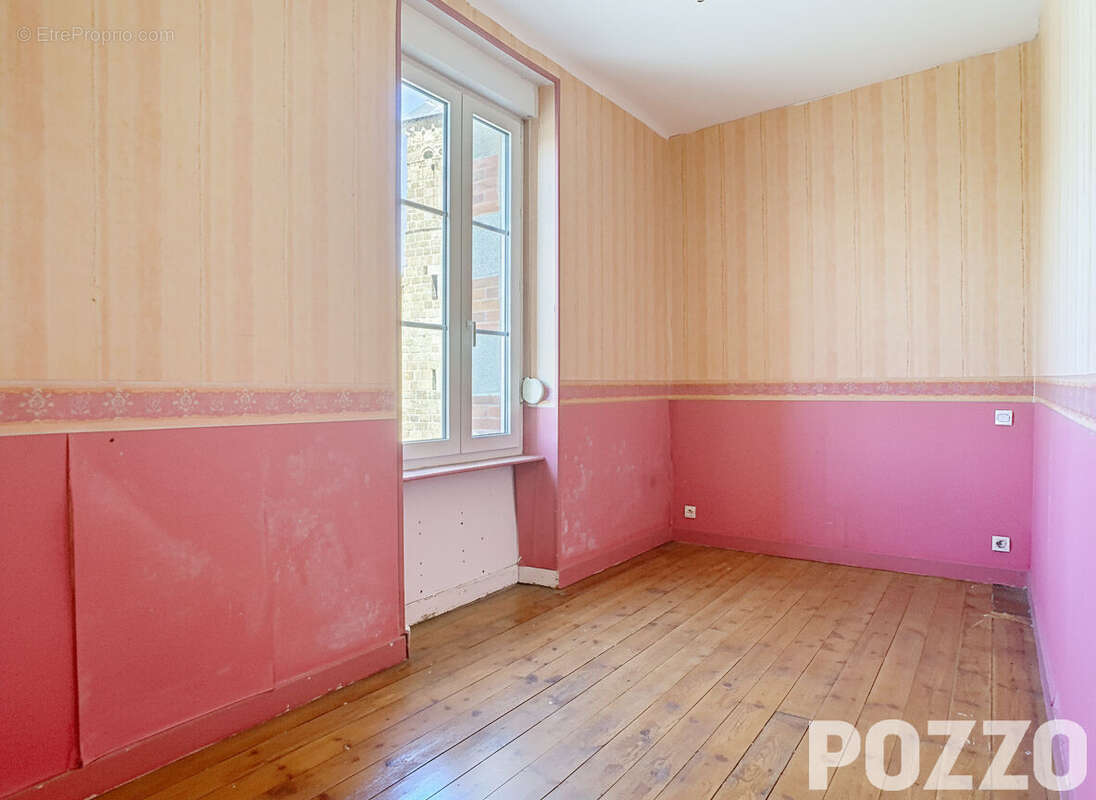 A vendre - maison de ville a pontorson - photo 10
