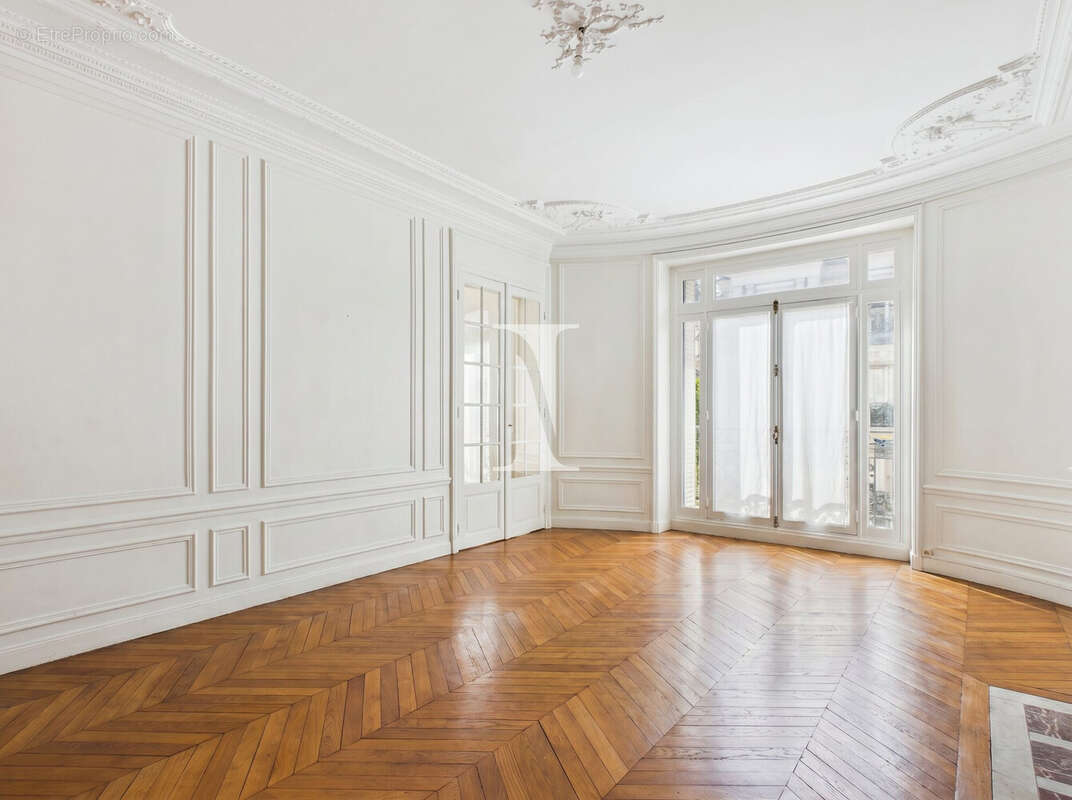 Appartement à PARIS-7E
