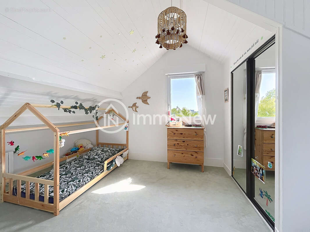 Une maison entièrement rénovée sur un terrain de quasiment 1000m2 - photo 17