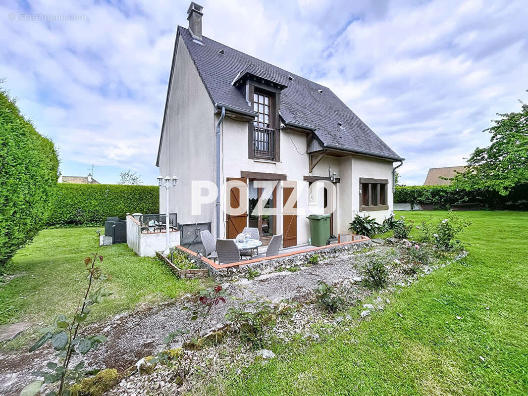Maison à LA RIVIERE-SAINT-SAUVEUR