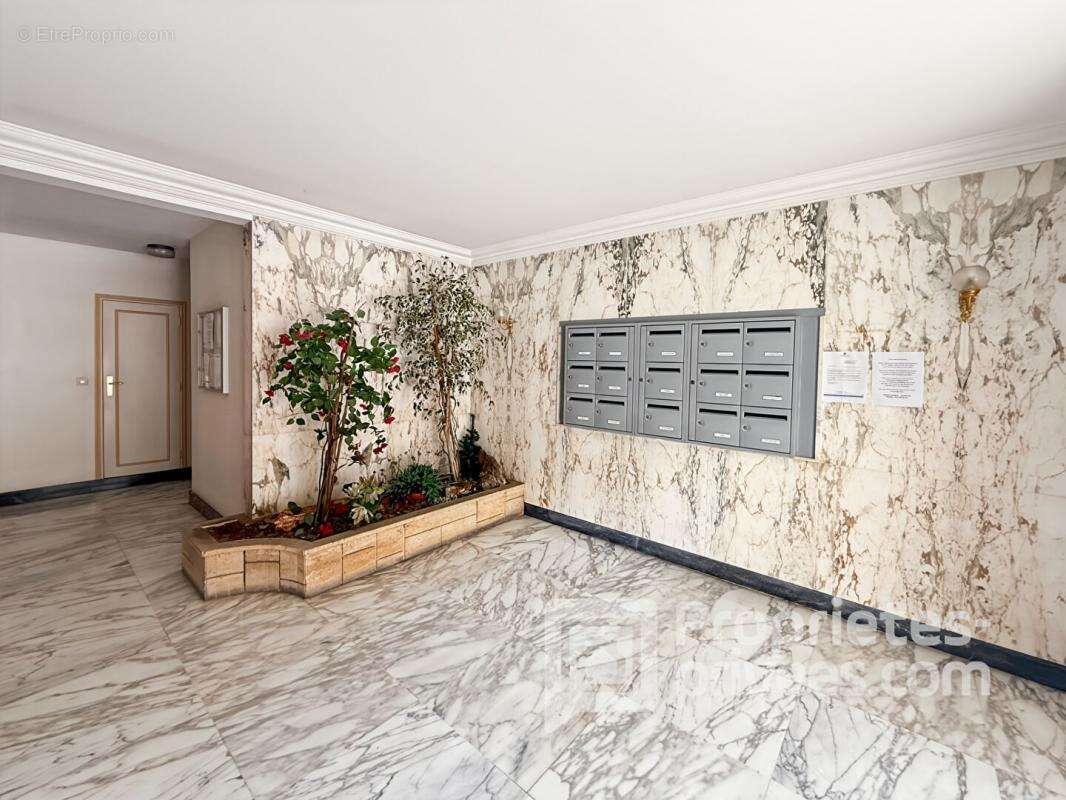 Appartement à VILLENEUVE-LOUBET