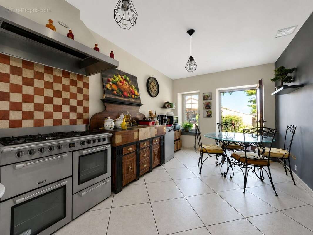 Propriété de caractère - 330m² - 11 000m² de terrain - photo 6