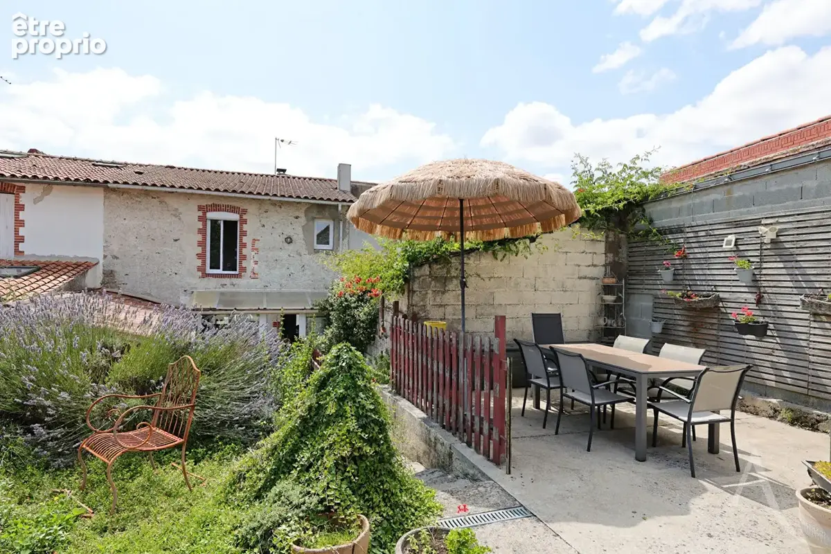Maison La Bruffiere - photo 2