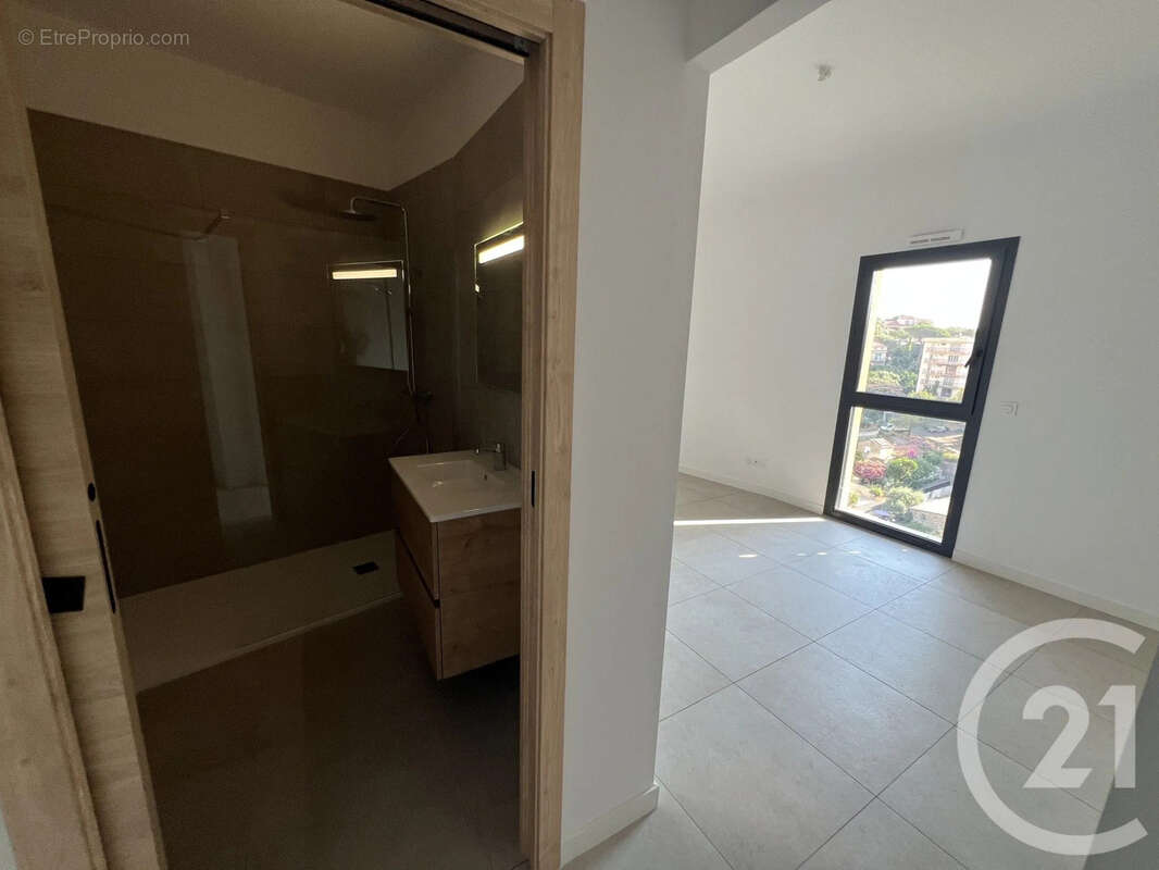 Appartement 87 m² à San-Martino-Di-Lota  - photo 17