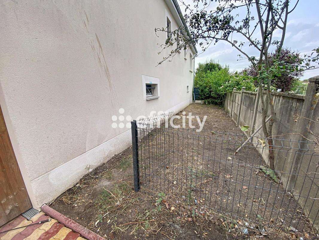 Maison 135 m² à Villemandeur  - photo 27