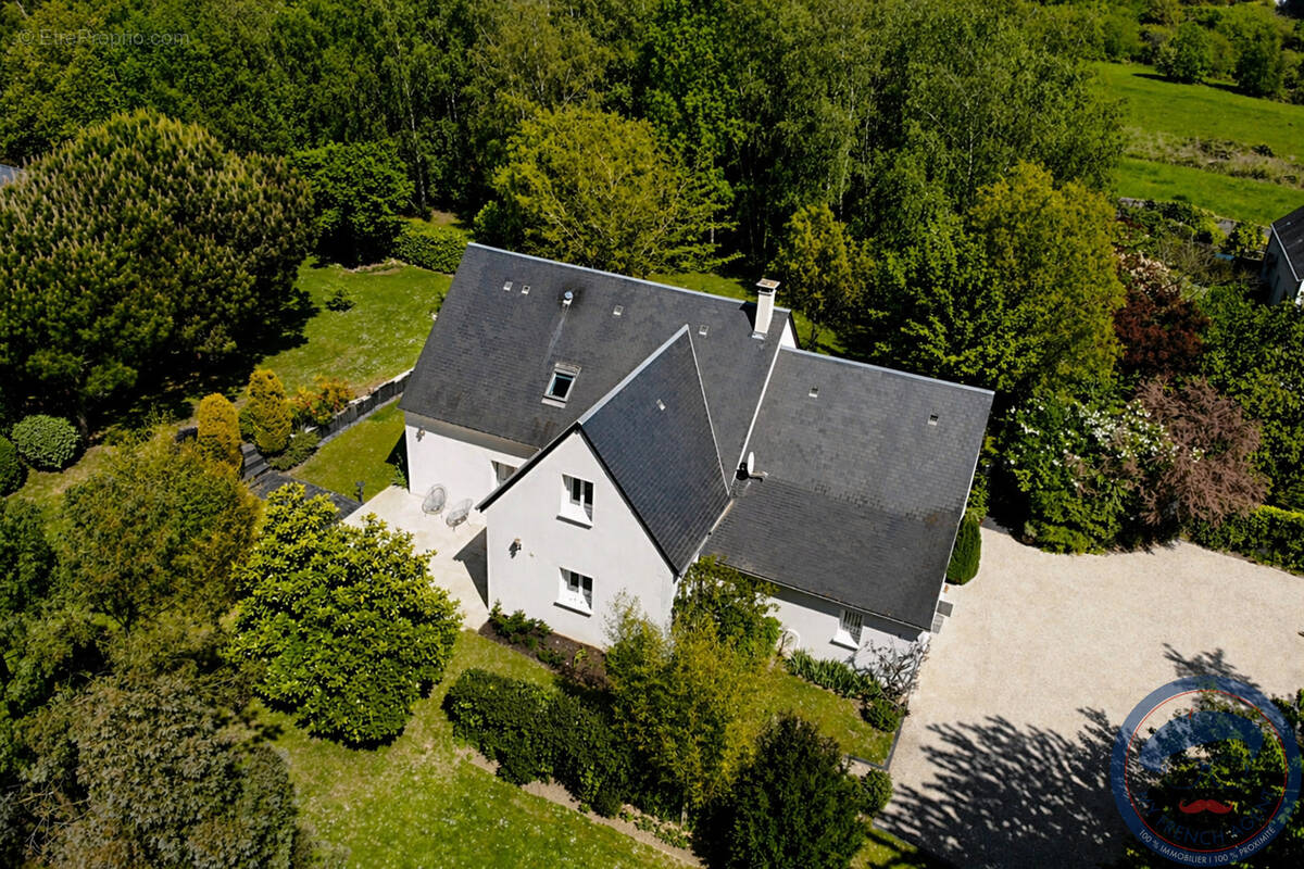 Maison à SAINT-CYR-SUR-LOIRE