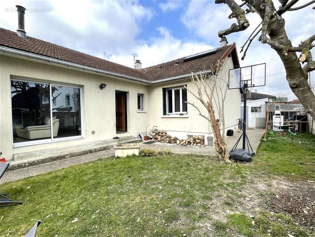 Maison à PONTAULT-COMBAULT