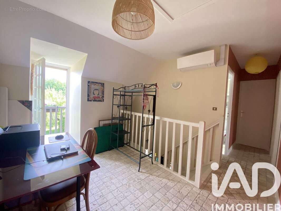 Maison 140 m² à Prunay-En-Yvelines  - photo 7