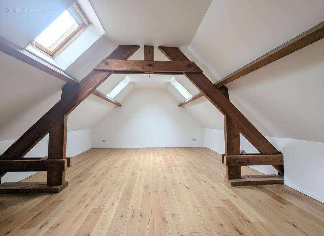 Maison à BRIIS-SOUS-FORGES