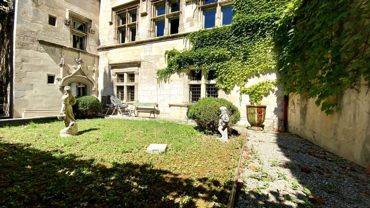 Château classé aux monuments historique au coeur de Pernes les Fontaines - photo 14
