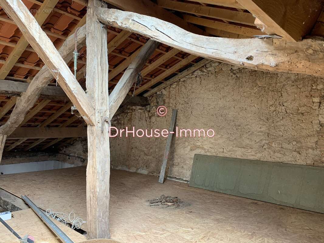 Maison à SAINT-PARDOUX-LA-RIVIERE