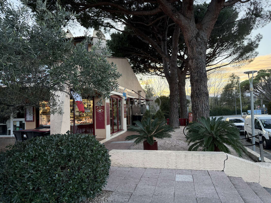 Commerce à LA SEYNE-SUR-MER