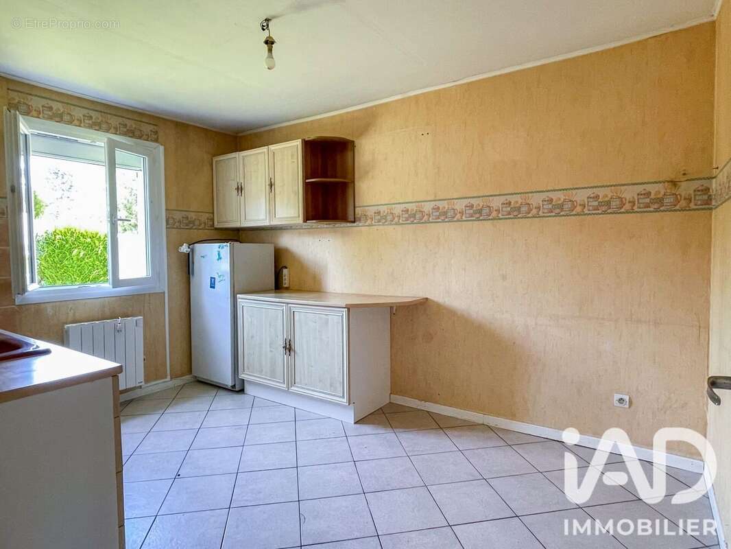 Maison 100 m² à Noailles  - photo 7