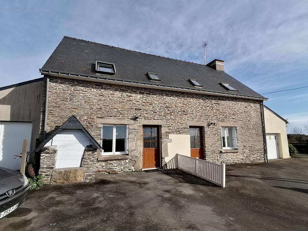Immeuble Ploërmel 6 pièce(s) 115 m2 - photo 2