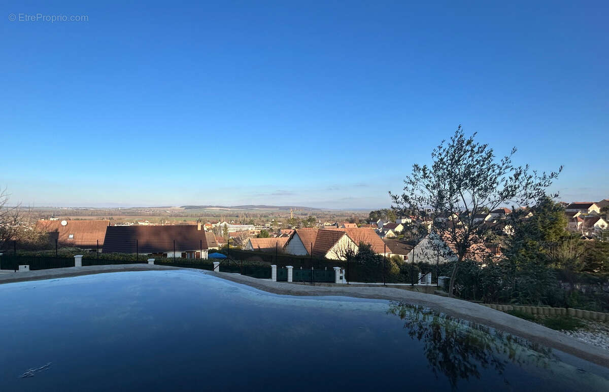 Maison à PONT-SUR-YONNE