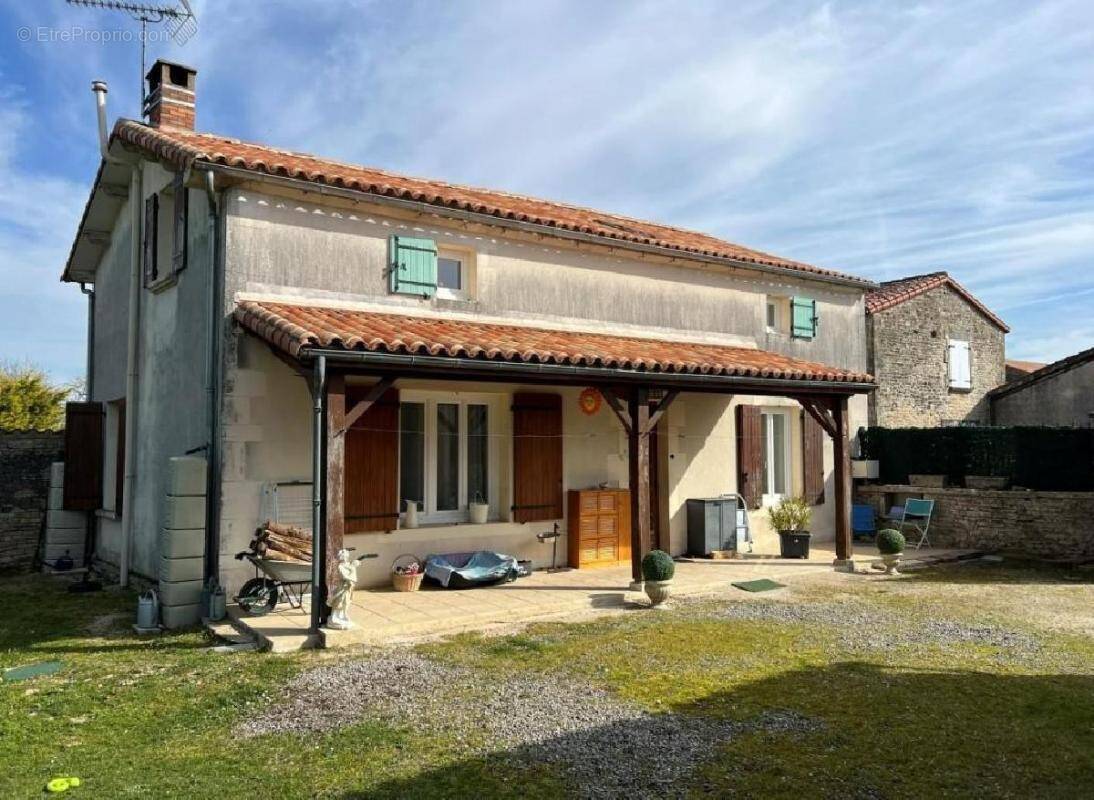 Maison à VILLEFAGNAN