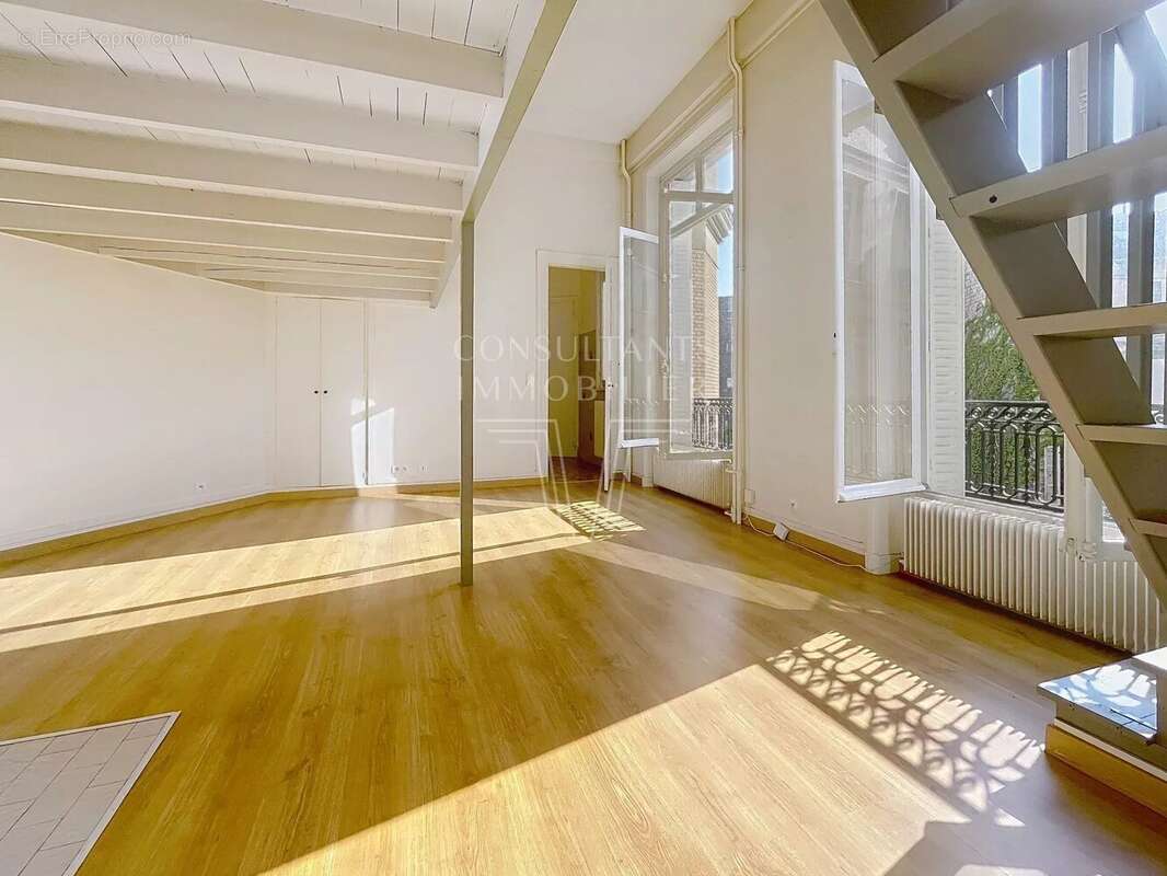 Appartement à PARIS-17E