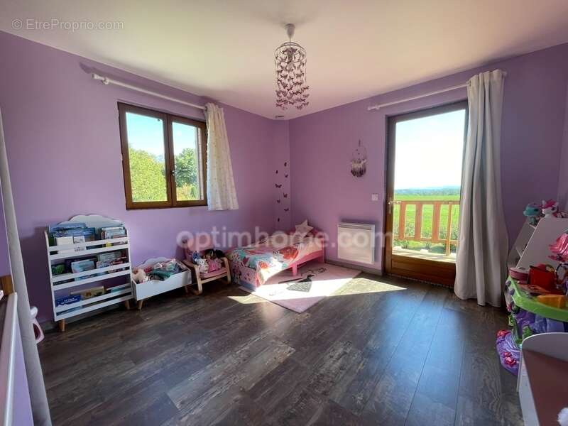 Maison à SAINT-ETIENNE-DE-FURSAC