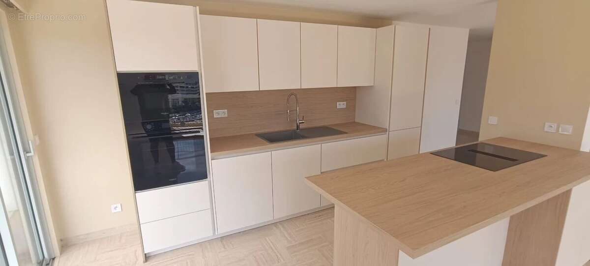 Appartement à MANDELIEU-LA-NAPOULE