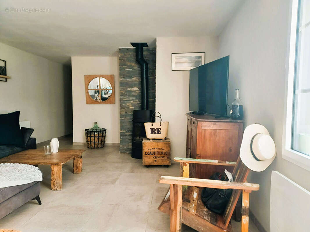 Dolus d'Oléron - Maison rénovée avec hangar de 100 m² et beau potentiel - photo 10