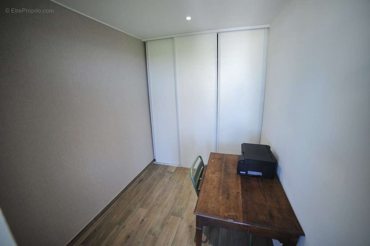 Centre-ville - t3 - photo 8