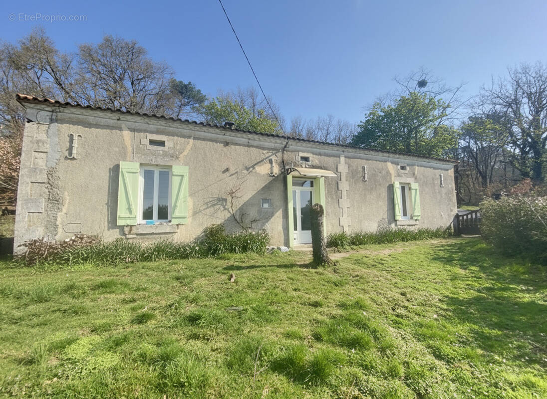 Maison à SAINT-PAUL-DE-SERRE