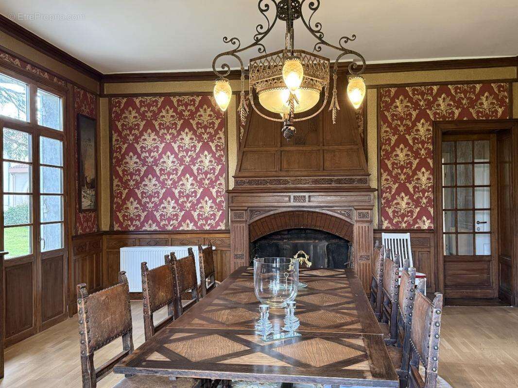 Maison à CASTELNAU-D'AUZAN