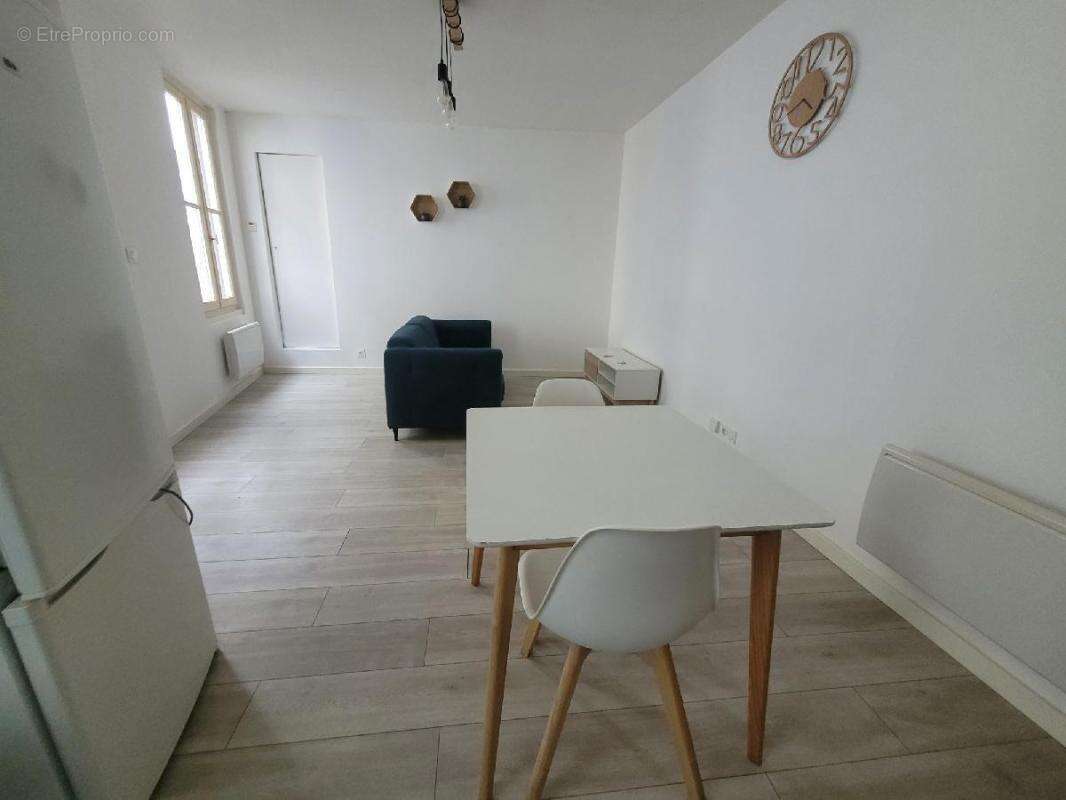 Maison à SAINT-JEAN-D'ANGELY