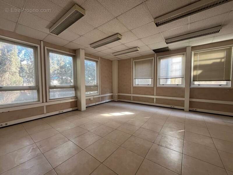 Commerce à LE CANNET