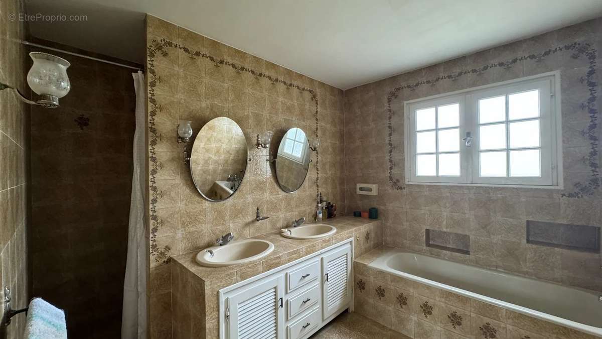 Maison à SANTA-LUCIA-DI-MORIANI