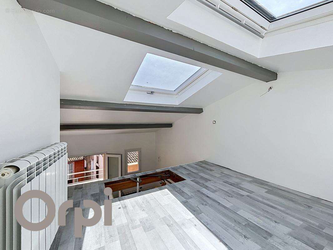 Appartement à ROQUEBRUNE-SUR-ARGENS