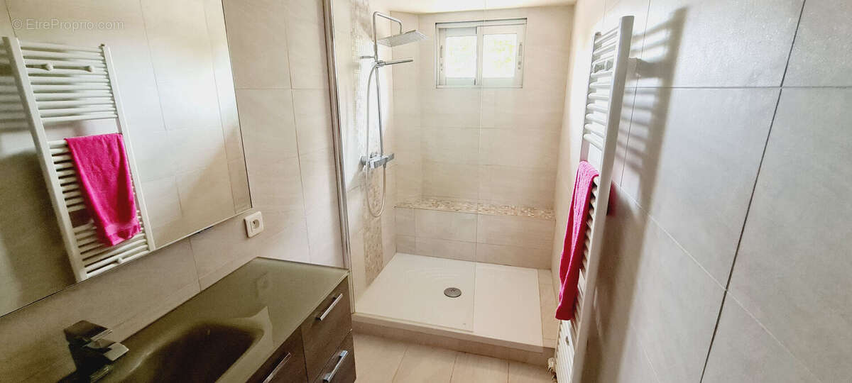 Maison de village 160m²  T5  avec garage, cuisine d'été, jardin, atelier... - photo 7