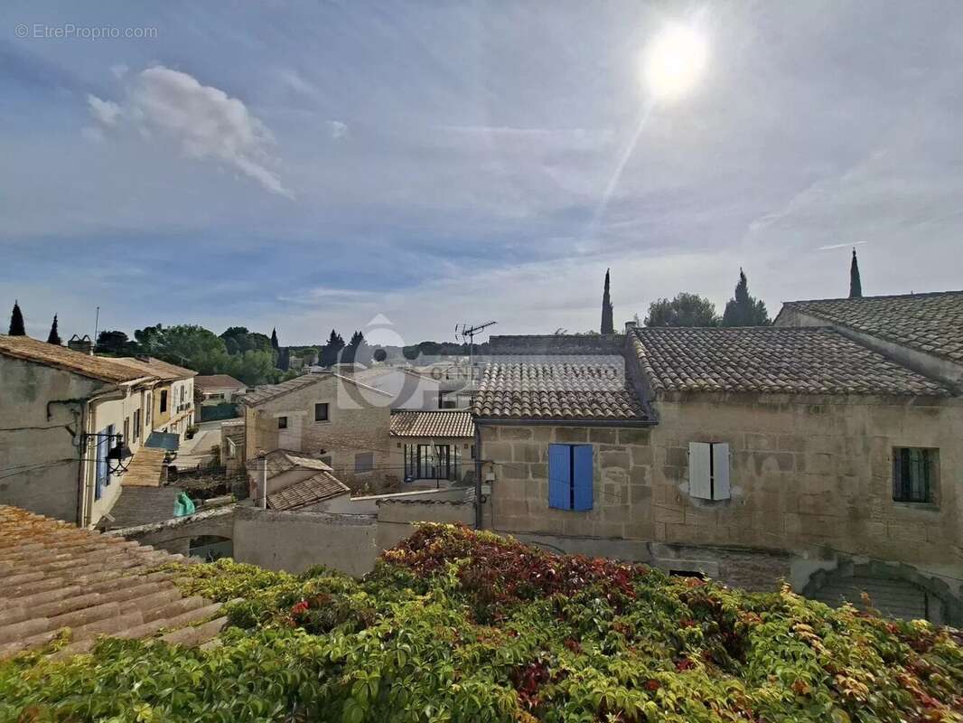 Maison à FONTVIEILLE