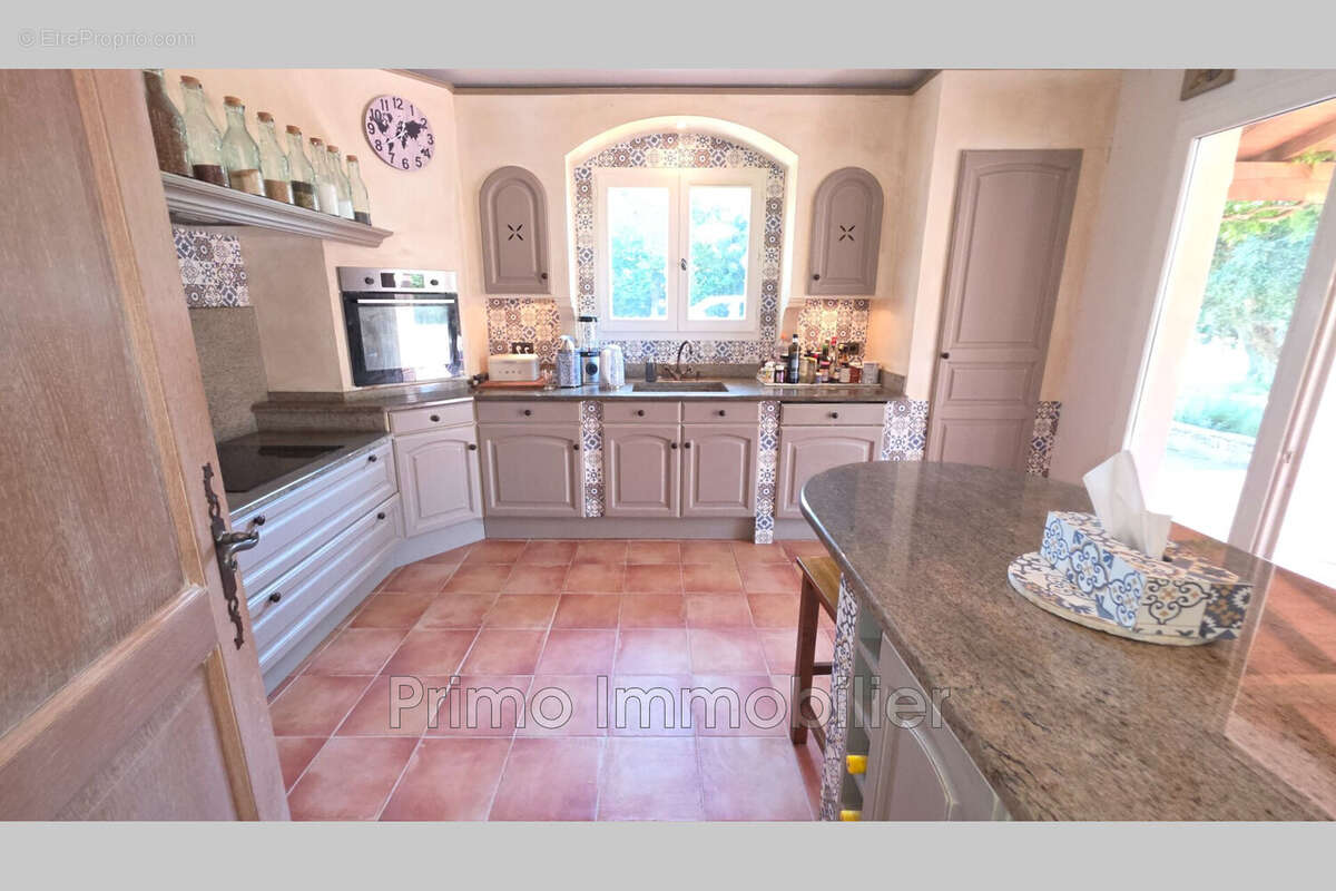 Maison 200 m² à Grimaud  - photo 8