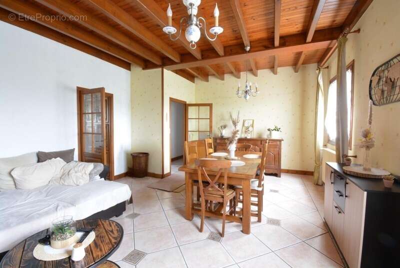 Maison à SAINT-SEURIN-SUR-L&#039;ISLE