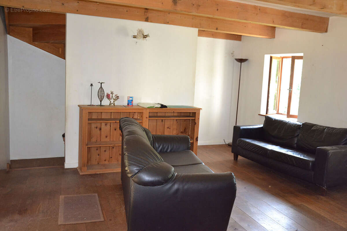 Courniou dans hameau Maison de 84 m2 avec terrasse et  terrains - photo 5
