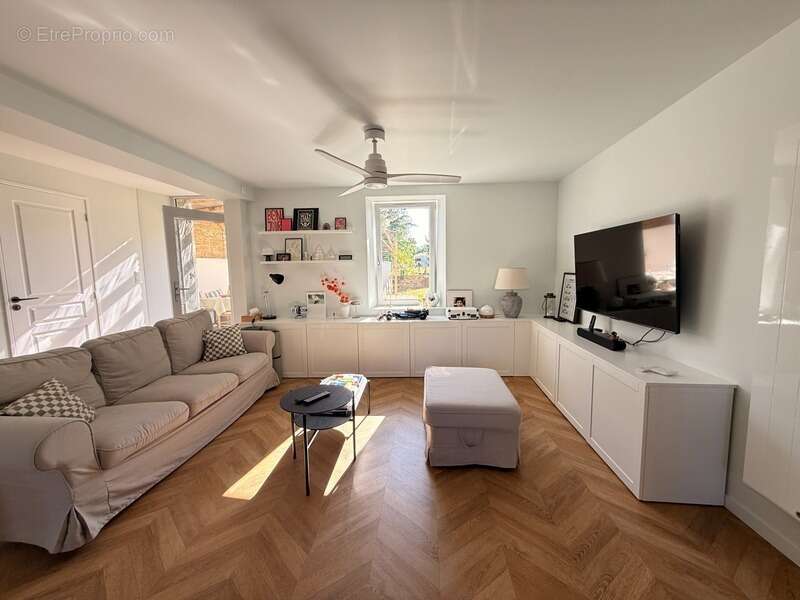 Maison en pierre entièrement rénovée, 95m², avec dépendances, terrain de 1154m² 148 000 € - photo 5