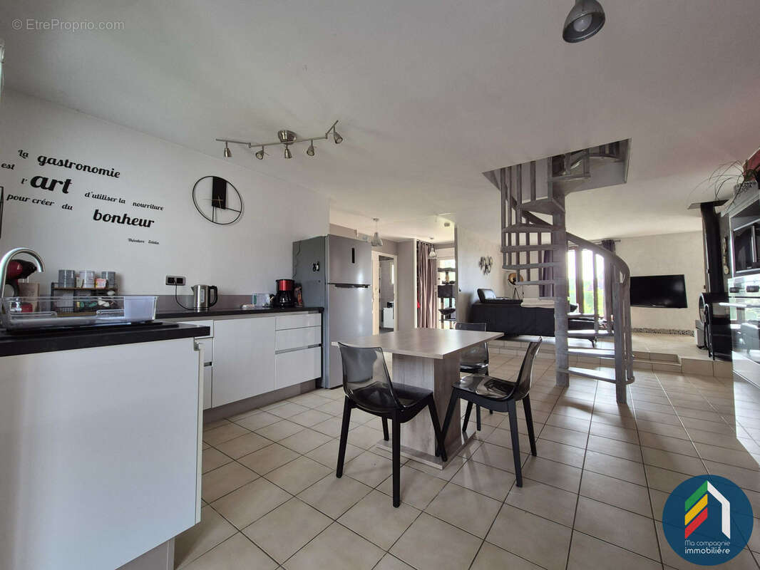 Maison à LA MEILLERAIE-TILLAY