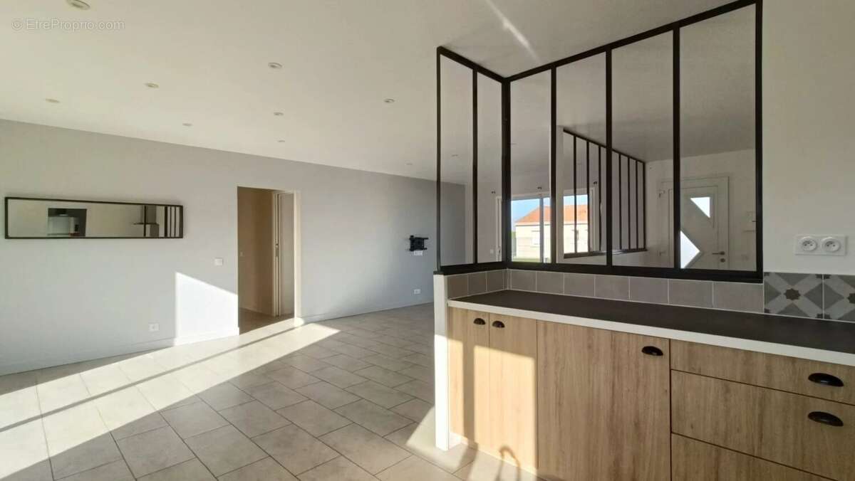 Maison à NEUVILLE-DE-POITOU