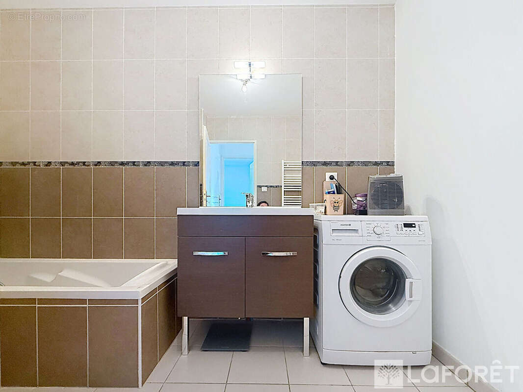 Appartement à L'ISLE-D'ABEAU