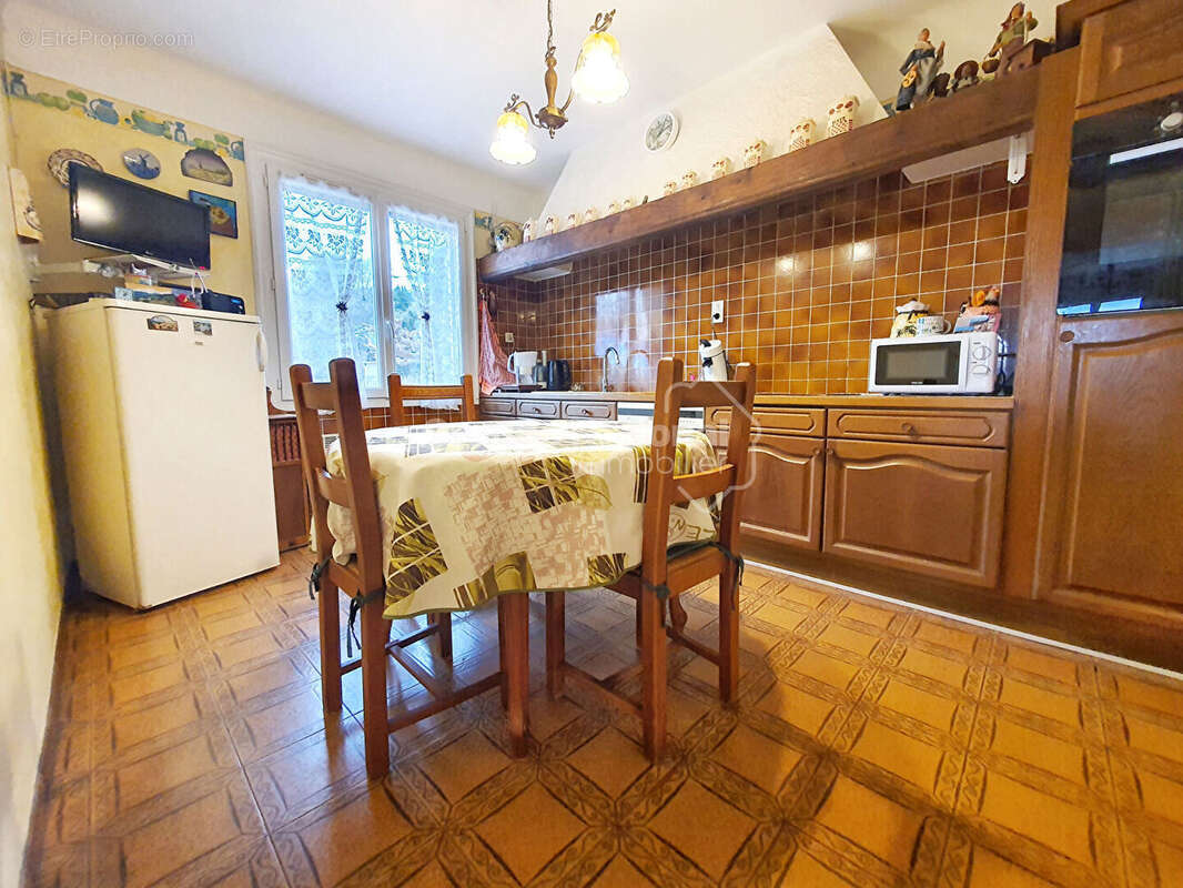 Maison à SAINT-CHAMAS