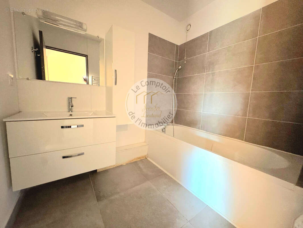 Appartement à MARSEILLE-9E