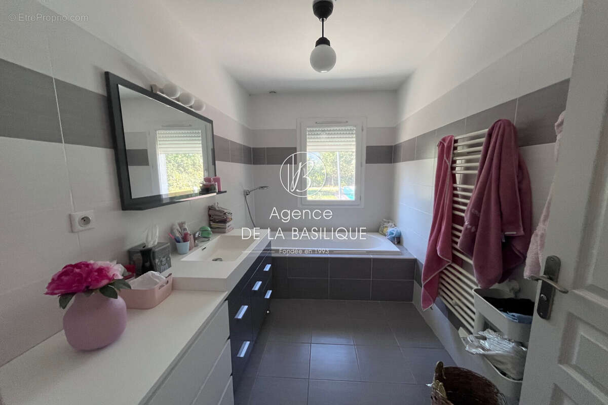 Maison 97 m² à Pourcieux  - photo 8