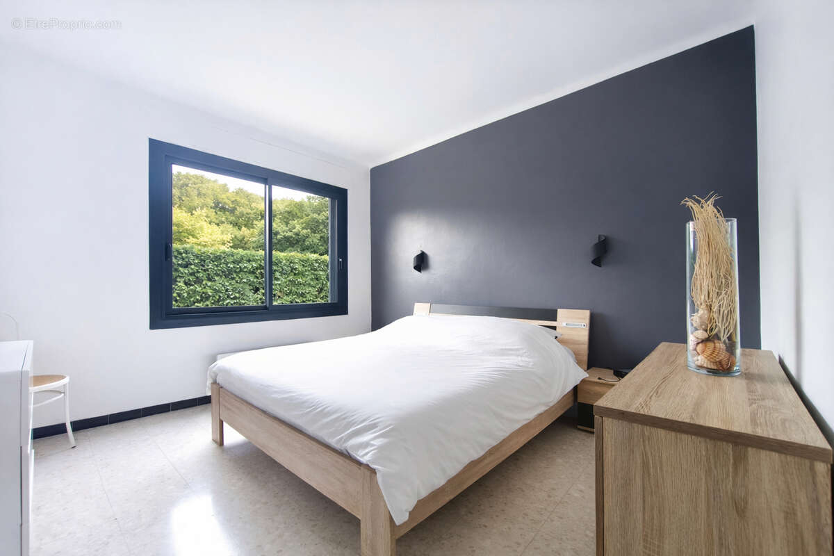 Maison à SAINT-LAURENT-DE-LA-SALANQUE