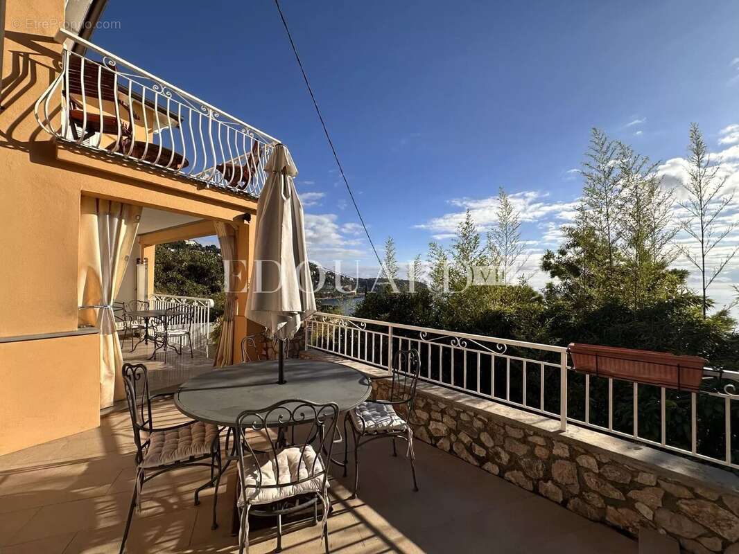 Appartement à ROQUEBRUNE-CAP-MARTIN