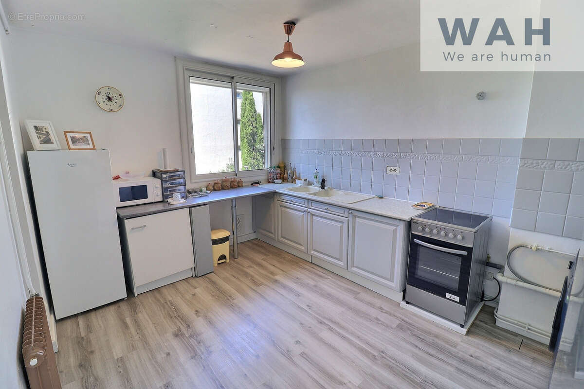 Appartement 4 pieces cave  a lunel - photo 3