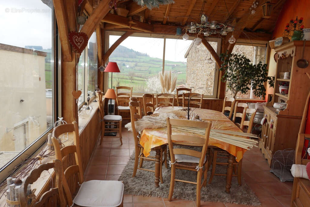 Maison à LA CLAYETTE